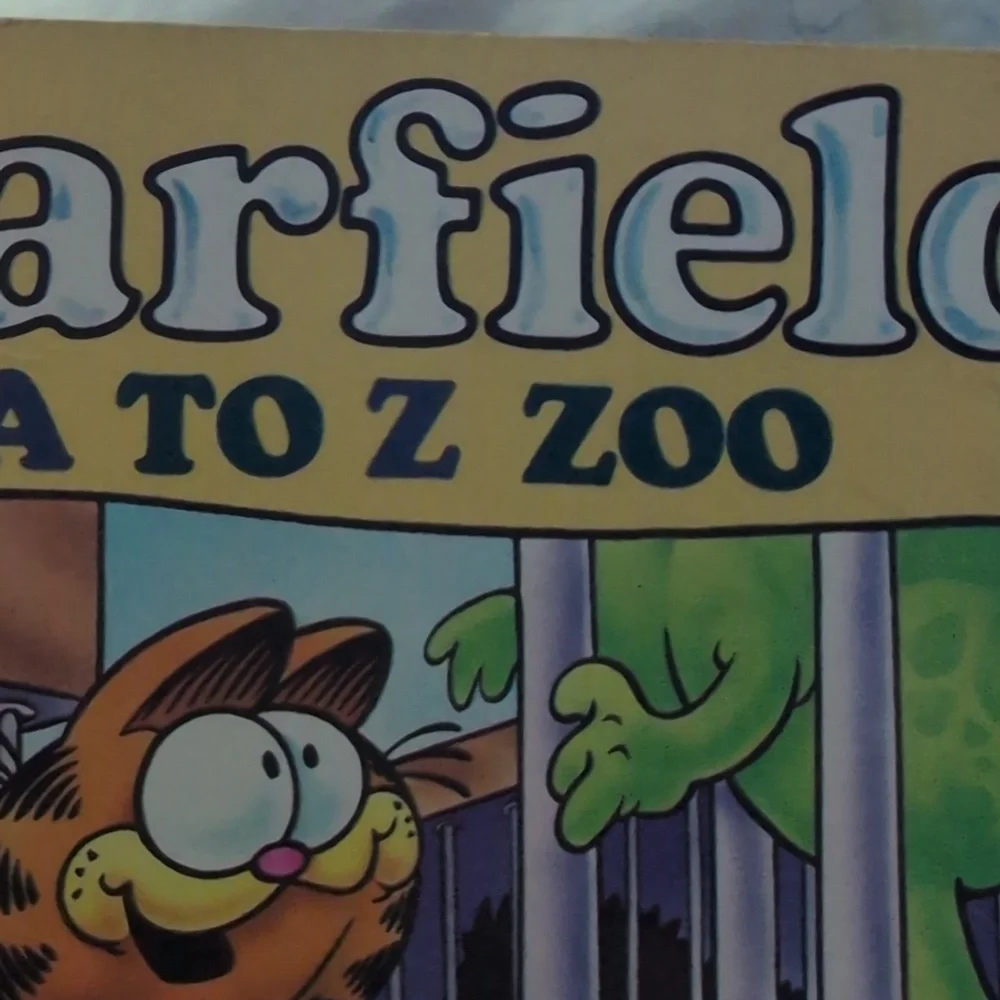 Garfield A to Z Zoo Small Paperback Book Jim Davis‎ Random House 1984